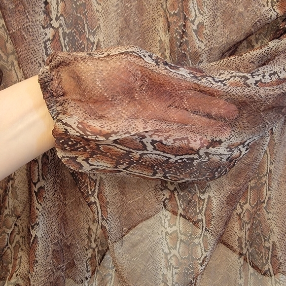 2B Bebe Sheer Snake Skin Print Button Blouse Size XS - Picture 3 of 6